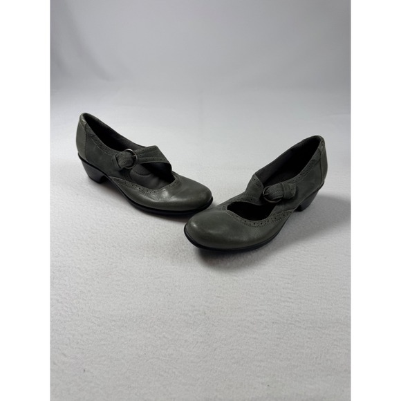 Clarks Shoes - Dark Academia Clarks Womens 8.5 Mary Jane Grey Leather Brogue Block Heel‎ 39346